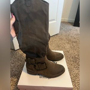 Vintage Crown boot with buckles